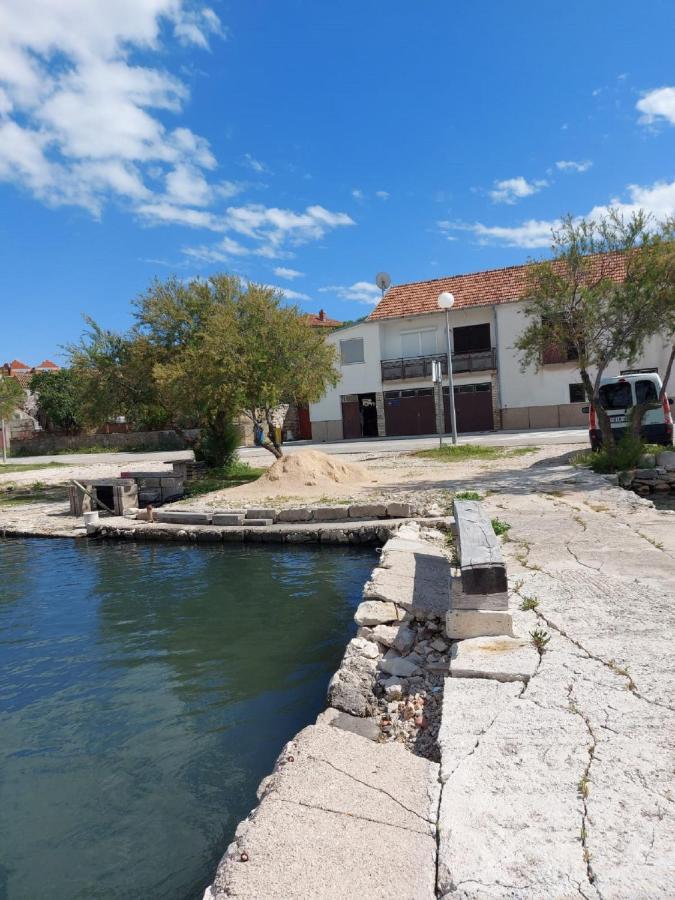 Apartman Luka Jadrtovac Exterior photo