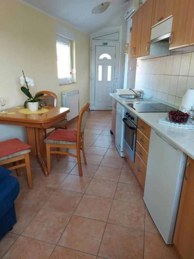 Apartman Luka Jadrtovac Exterior photo